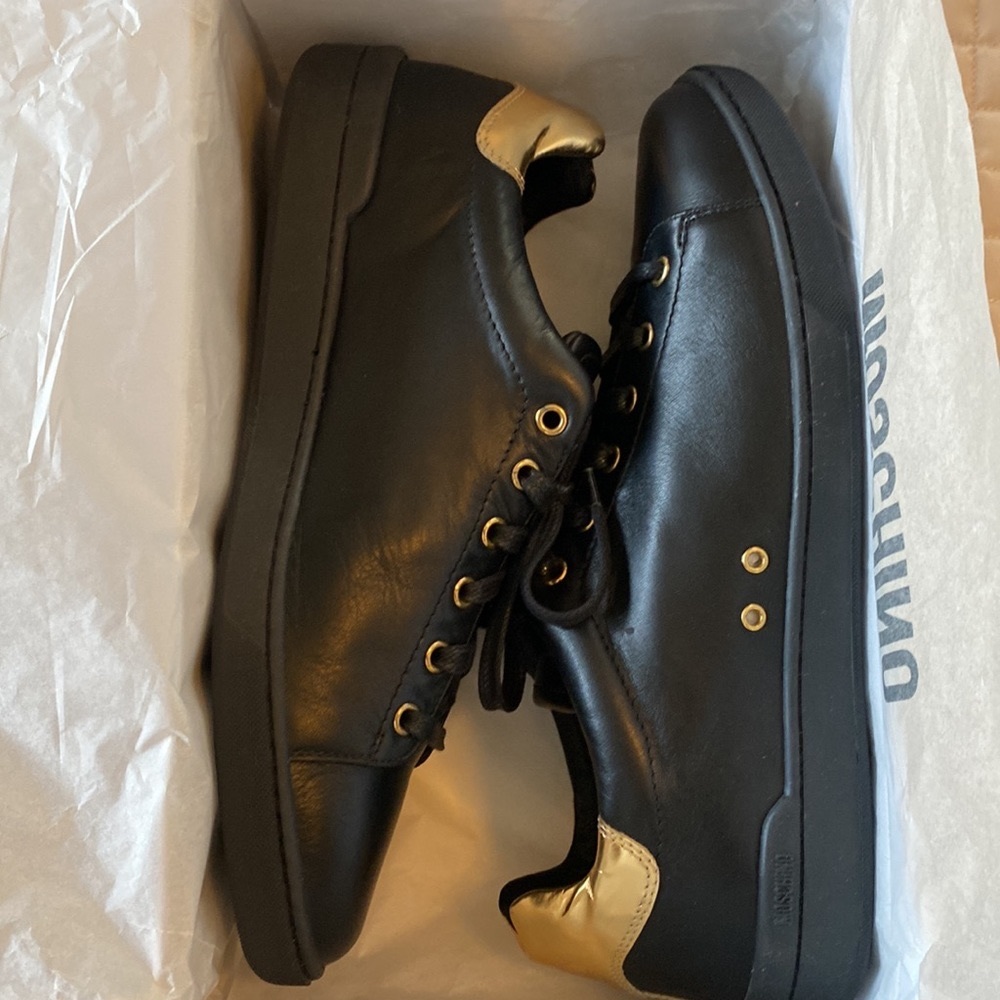Men’s size 44 Moschino Sneakers (black and gold)